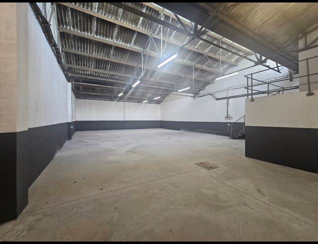 360M² WAREHOUSE TO LET IN EPPING INDUSTRIAL